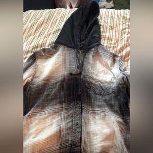 american eagle- black and white hooded flannel size medium
